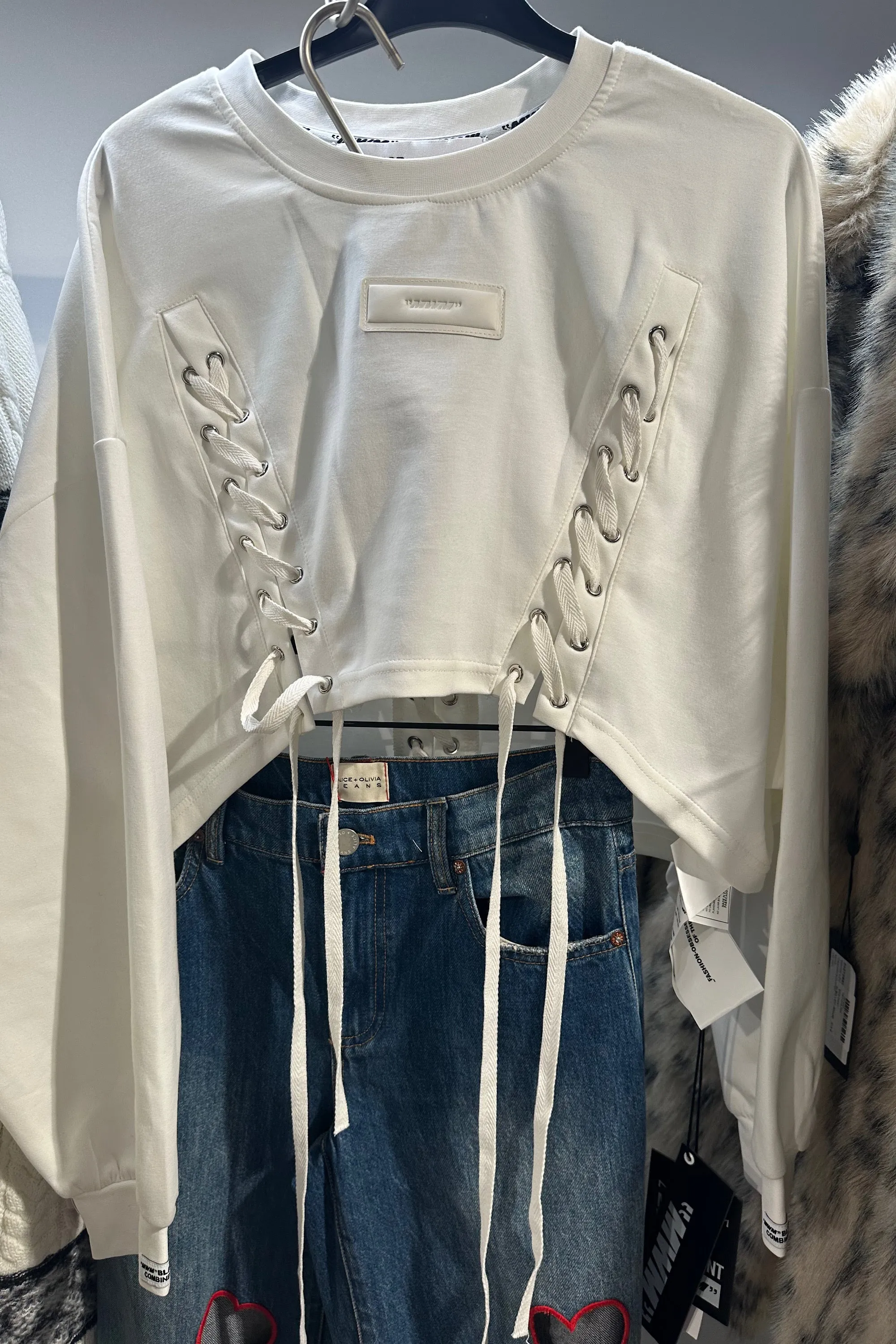 CROPPED SWEATSHIRT