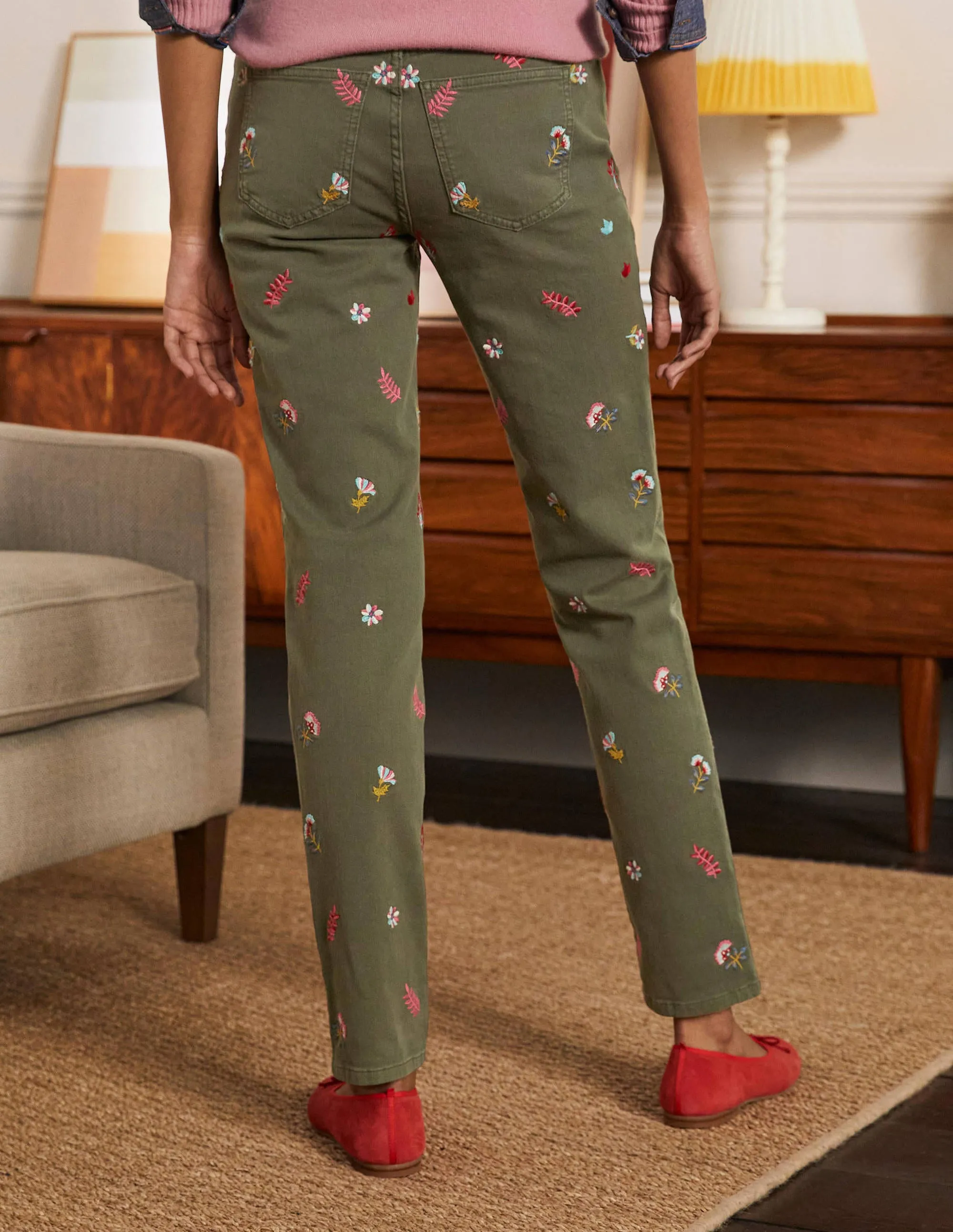 Girlfriend Jeans-Marsh Embroidered
