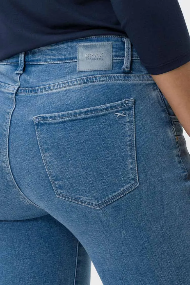 Shakira Jeans in Used Light Blue