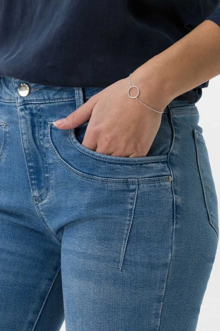 Shakira Jeans in Used Light Blue