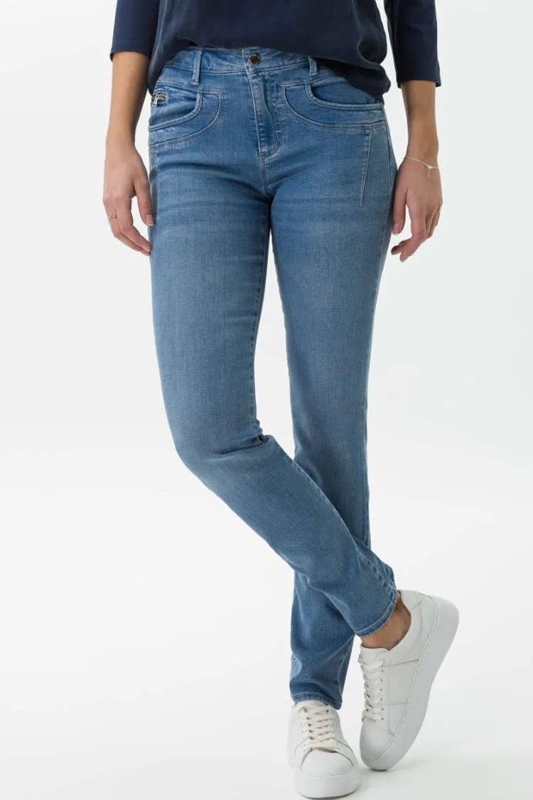 Shakira Jeans in Used Light Blue