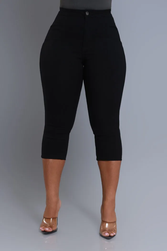 Super Swank High Rise Stretchy Capri Pants - Black