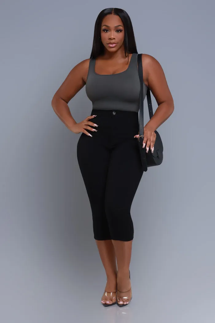 Super Swank High Rise Stretchy Capri Pants - Black