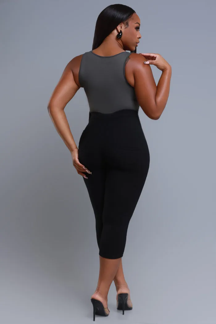 Super Swank High Rise Stretchy Capri Pants - Black