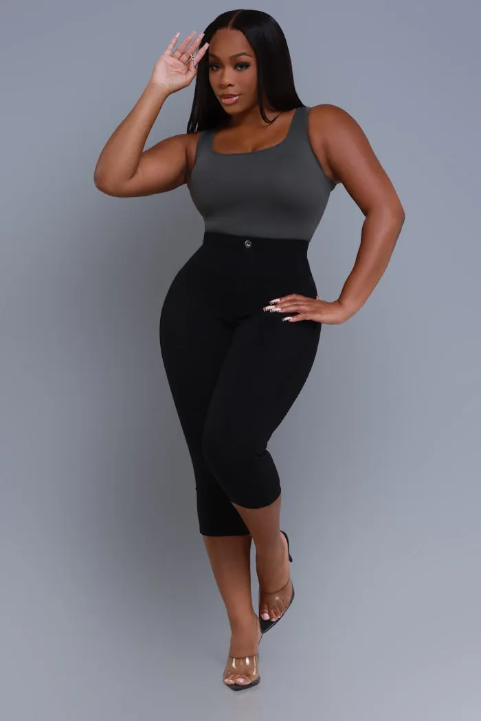 Super Swank High Rise Stretchy Capri Pants - Black