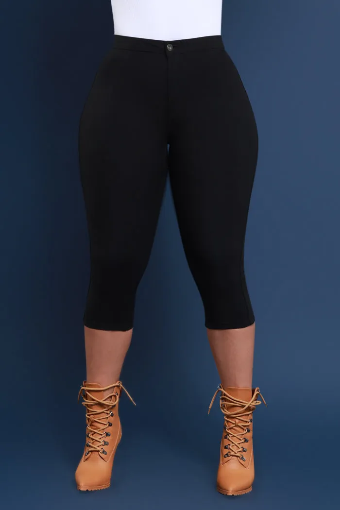 Super Swank High Rise Stretchy Capri Pants - Black